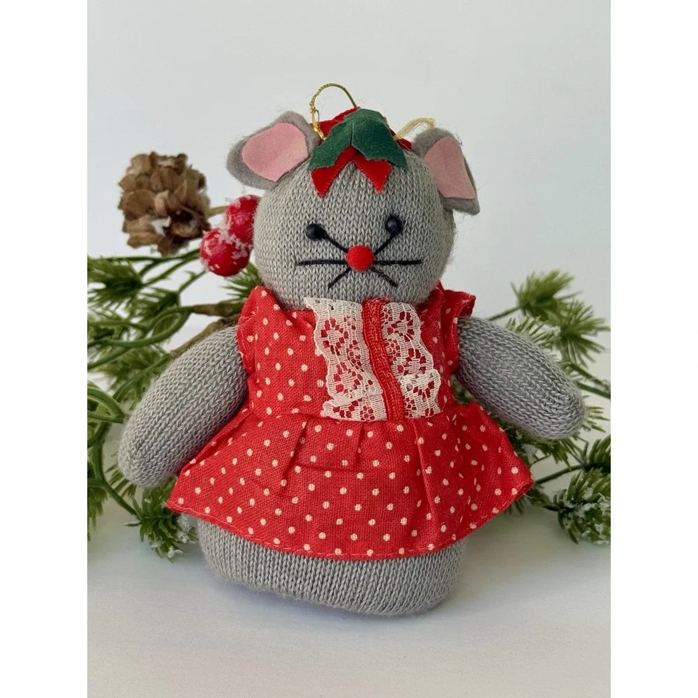 VTG Handmade Christmas Sock Mouse Family Ornaments/Decor - Stuffed/Felted/Beaded
